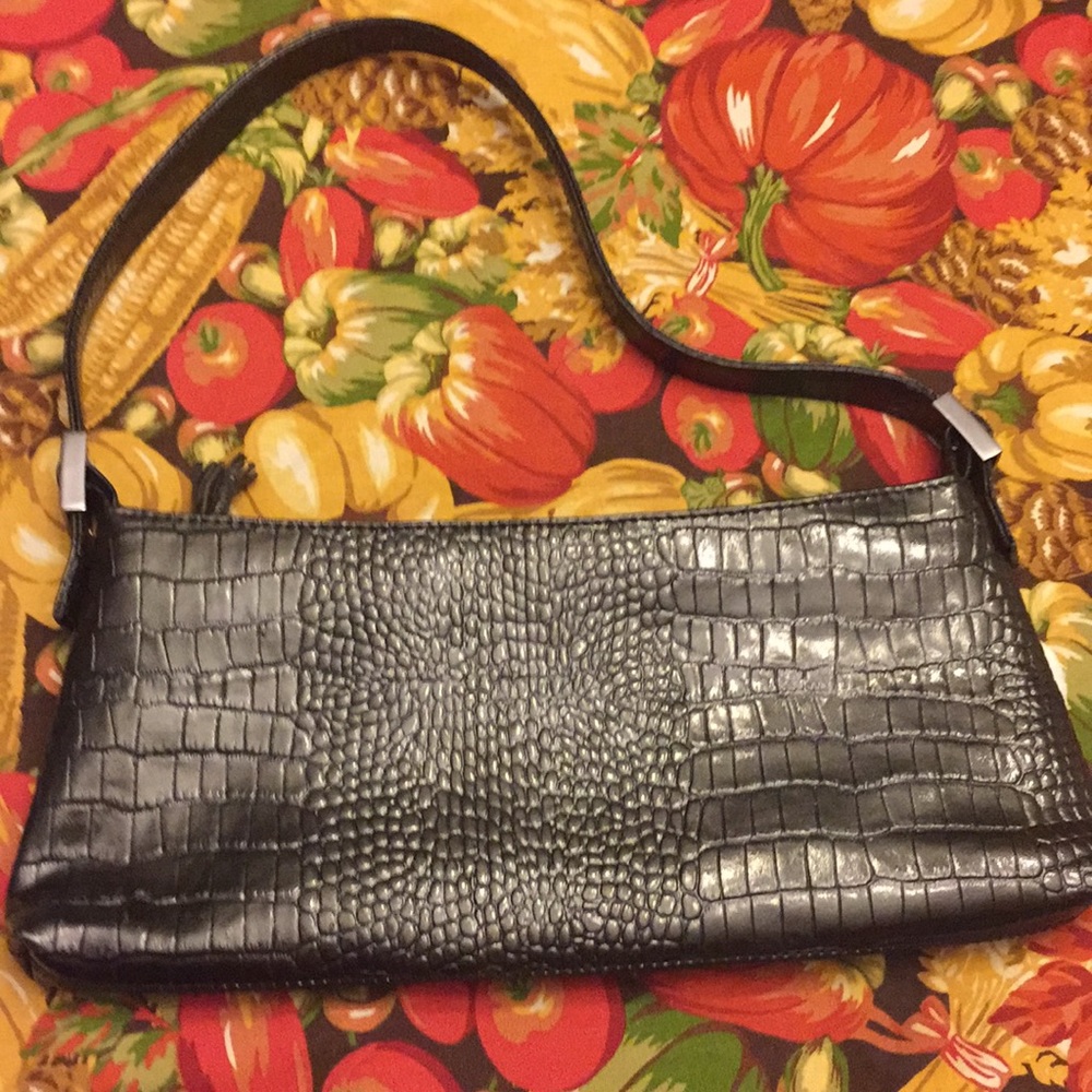 Cute black snake skin purse...